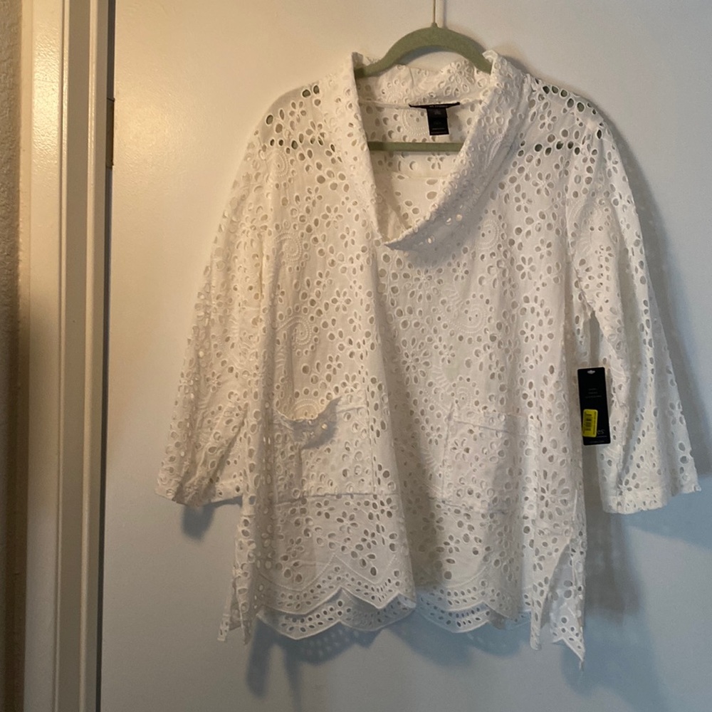 Ali Miles white eyelet top